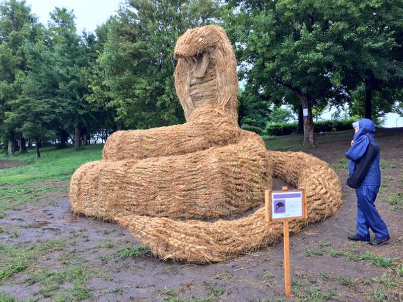 Illustration for article titled Straw Dinosaurs Appear in Japanese Fields, Try To Eat Humans